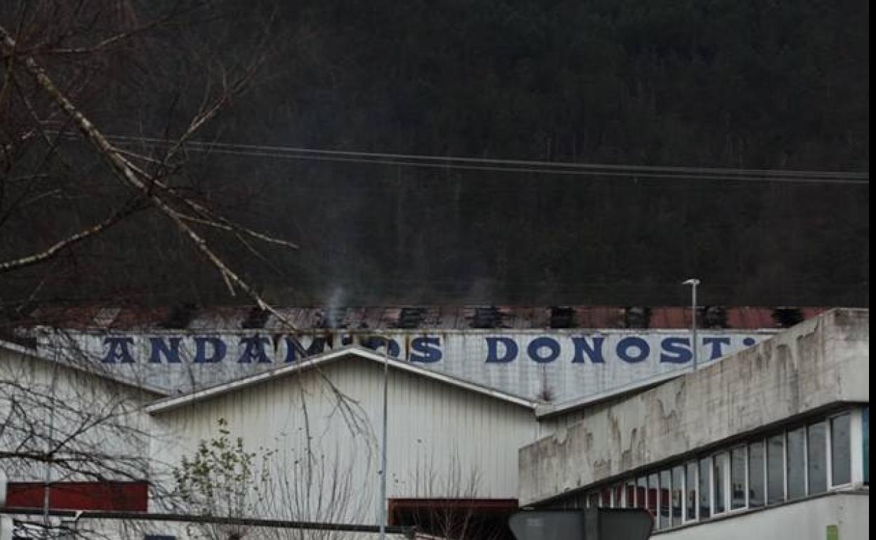 El pabellón de Lezo que ha sufrido el incendio.