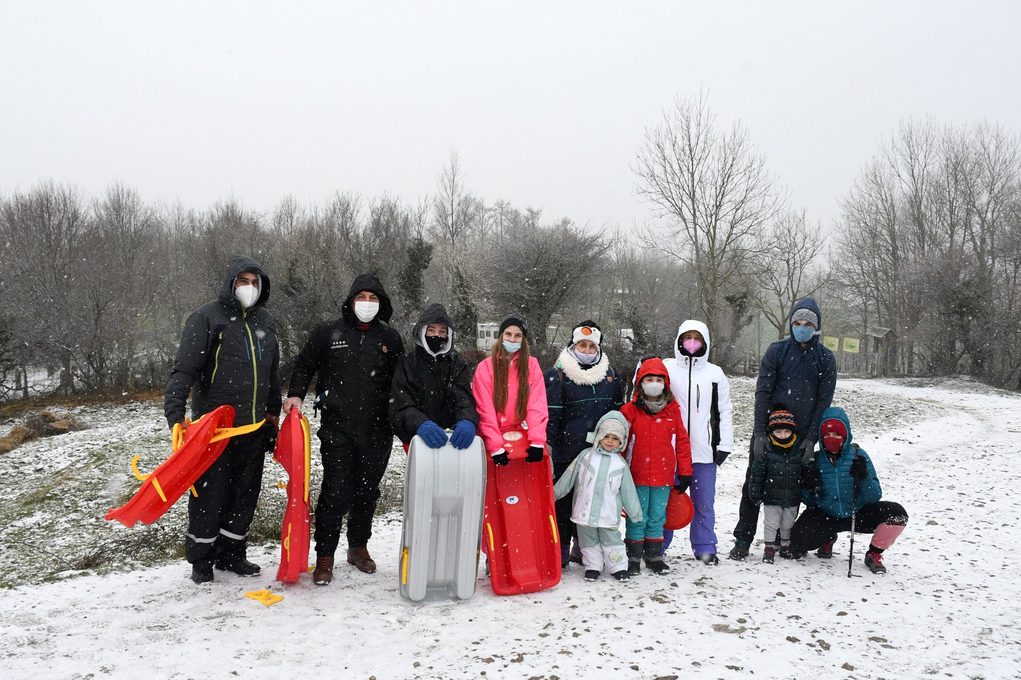Los copos de nieve cubren las localidades de mayor altitud del territorio