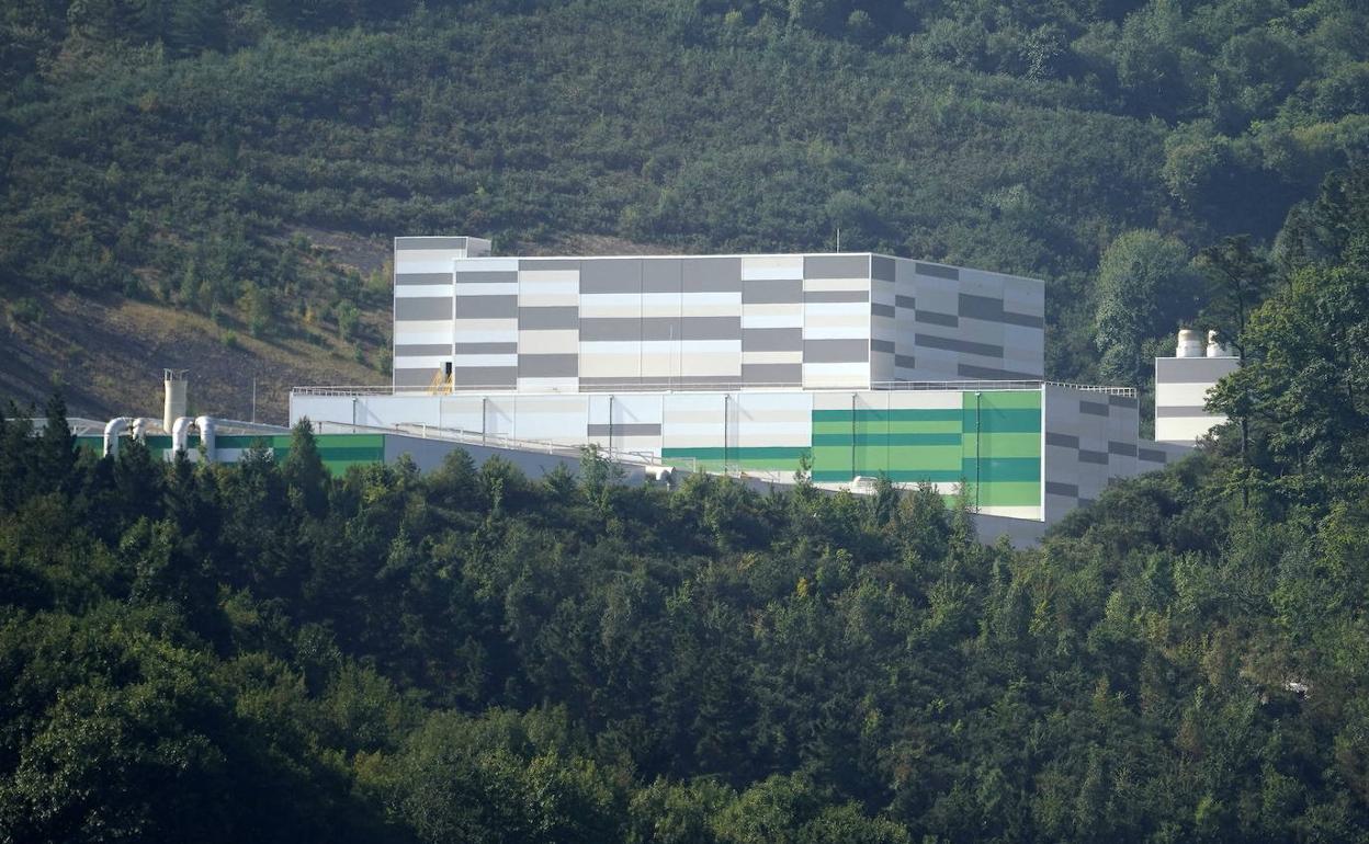 El juez rechaza paralizar la incineradora, como pedía GuraSOS