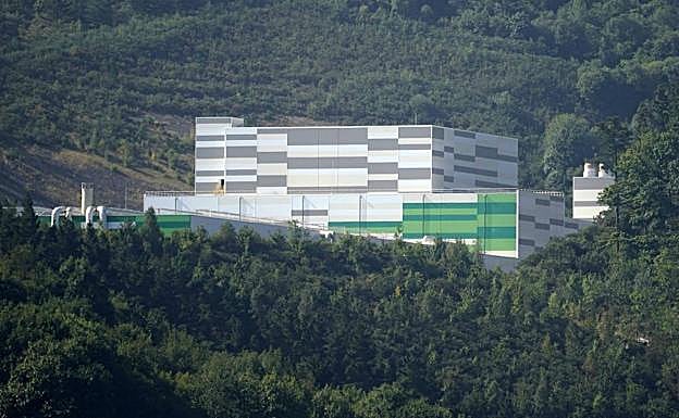 Sofocado un fuego en la incineradora de Zubieta que no ha causado daños