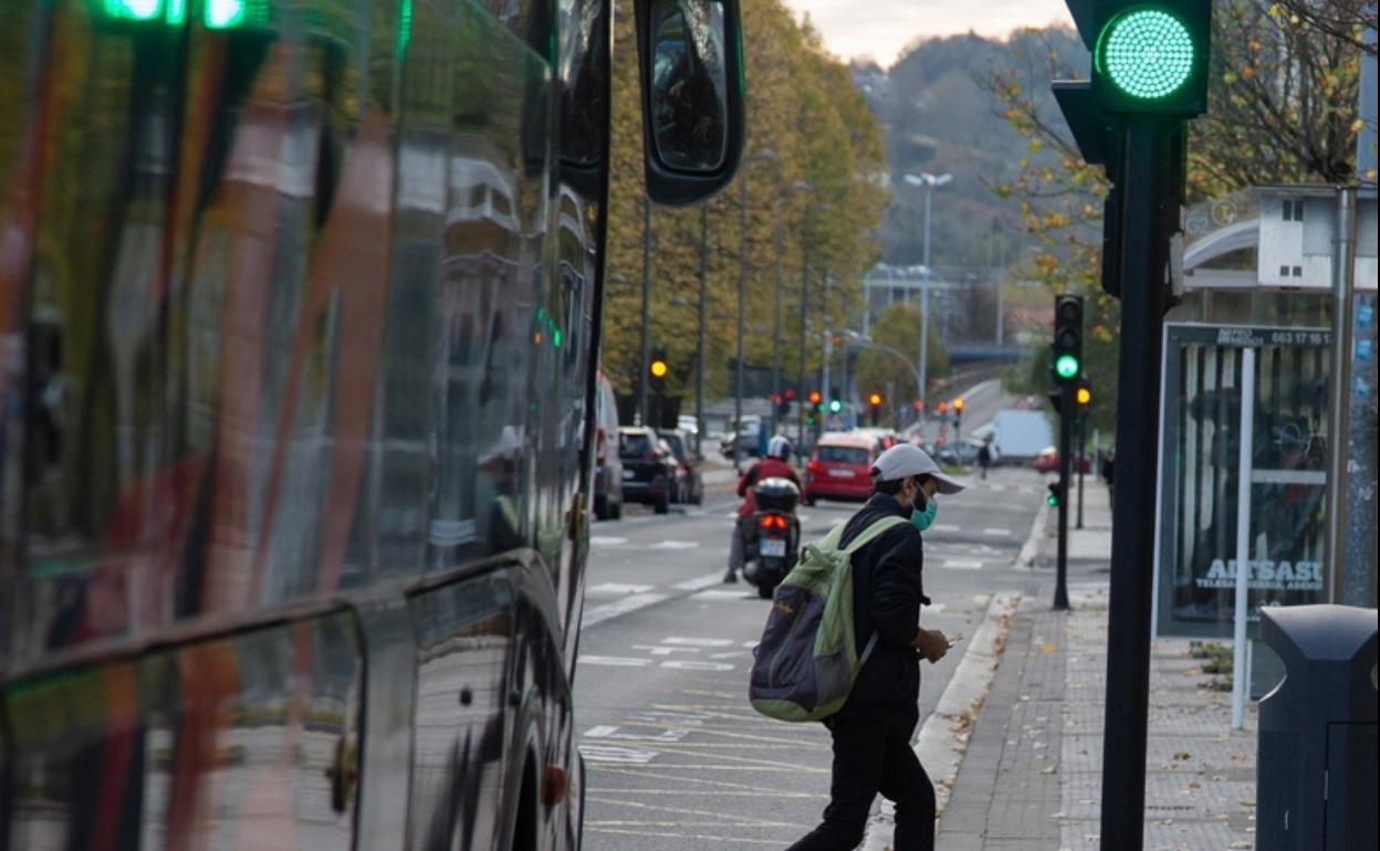 Un autobús de transporte discrecional de viajeros en Donostia. 
