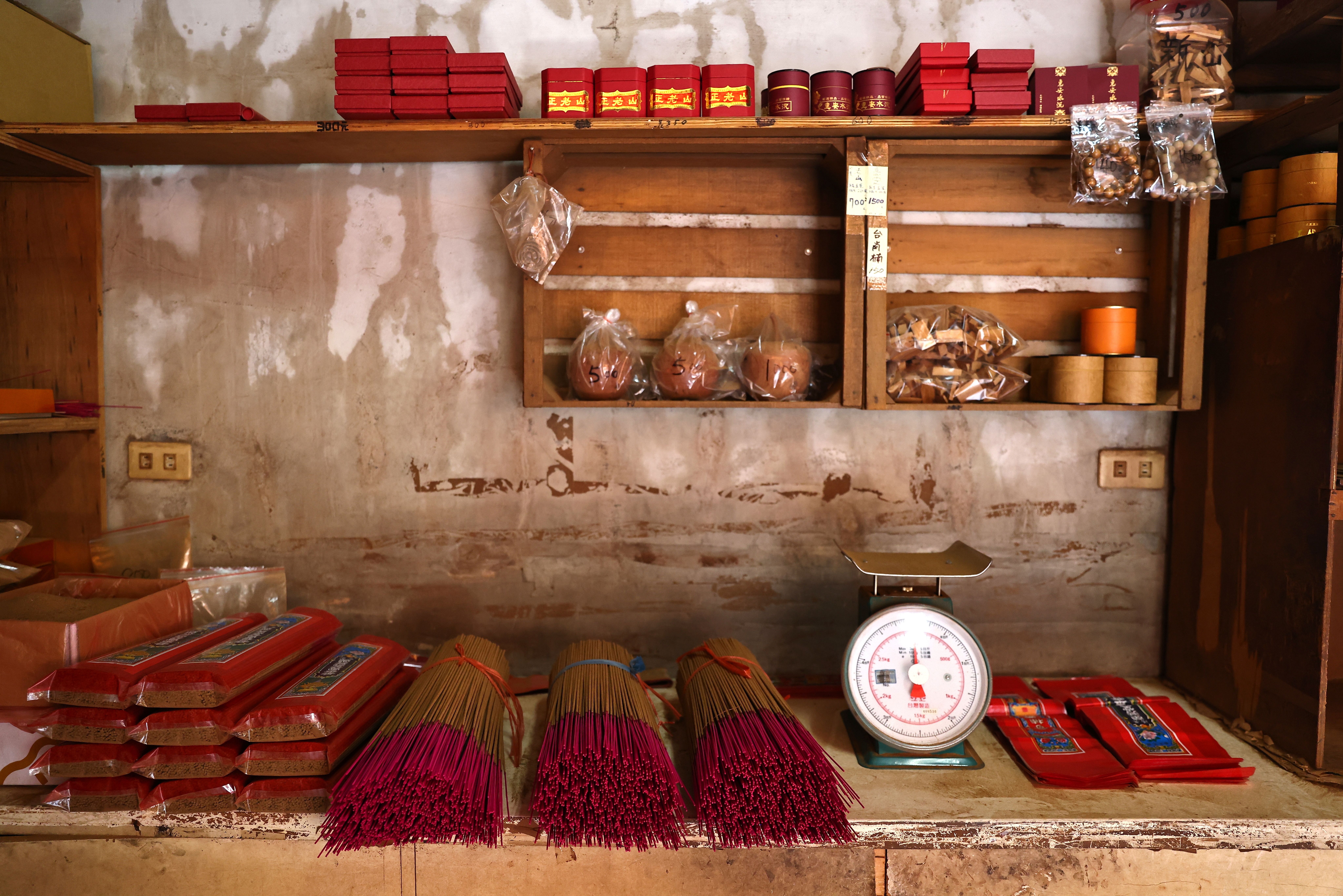 Fotos: El arte de fabricar las varitas de incienso