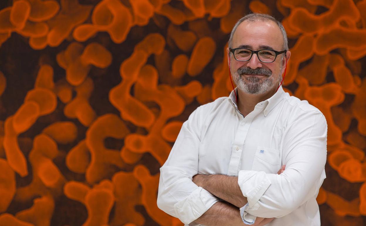 El navarro Ignacio López Goñi, catedrático en Microbiología por la Universidad de Navarra. 