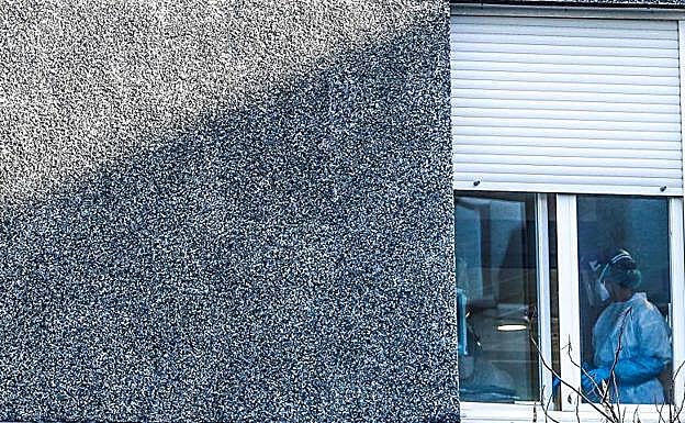 La carga hospitalaria por Covid aumenta un 40% en siete días en Euskadi