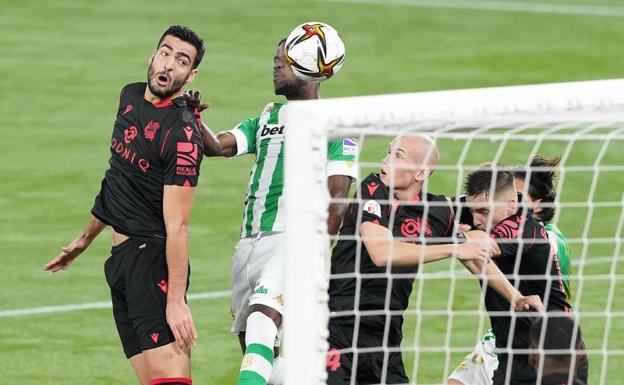 Betis 3 - Real Sociedad 1: La Copa se pierde entre la niebla