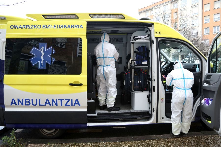 Los cuatro 'vehículos sucios' para el transporte de positivos.