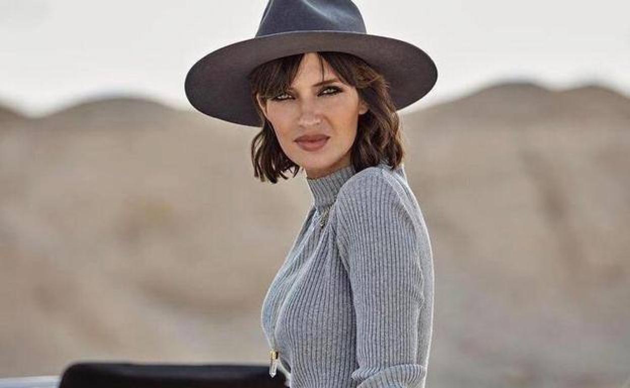 Sara Carbonero luce un sombrero de Gorka González.