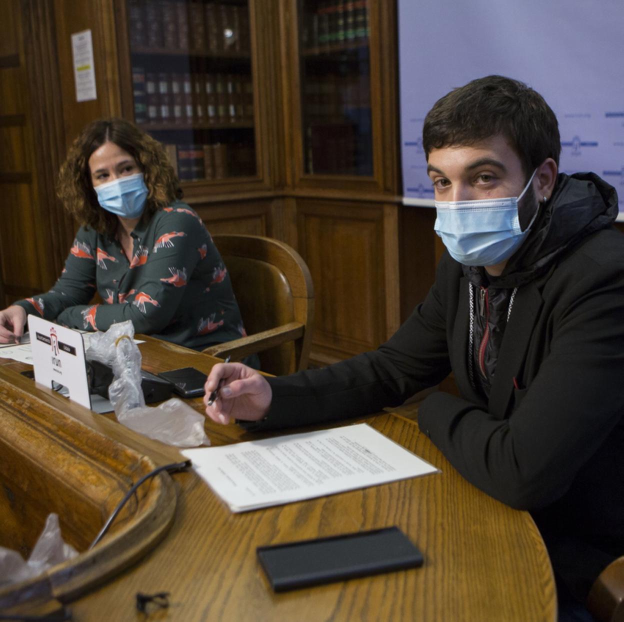 Los delegados Cristina Laborda y David Nuño. 