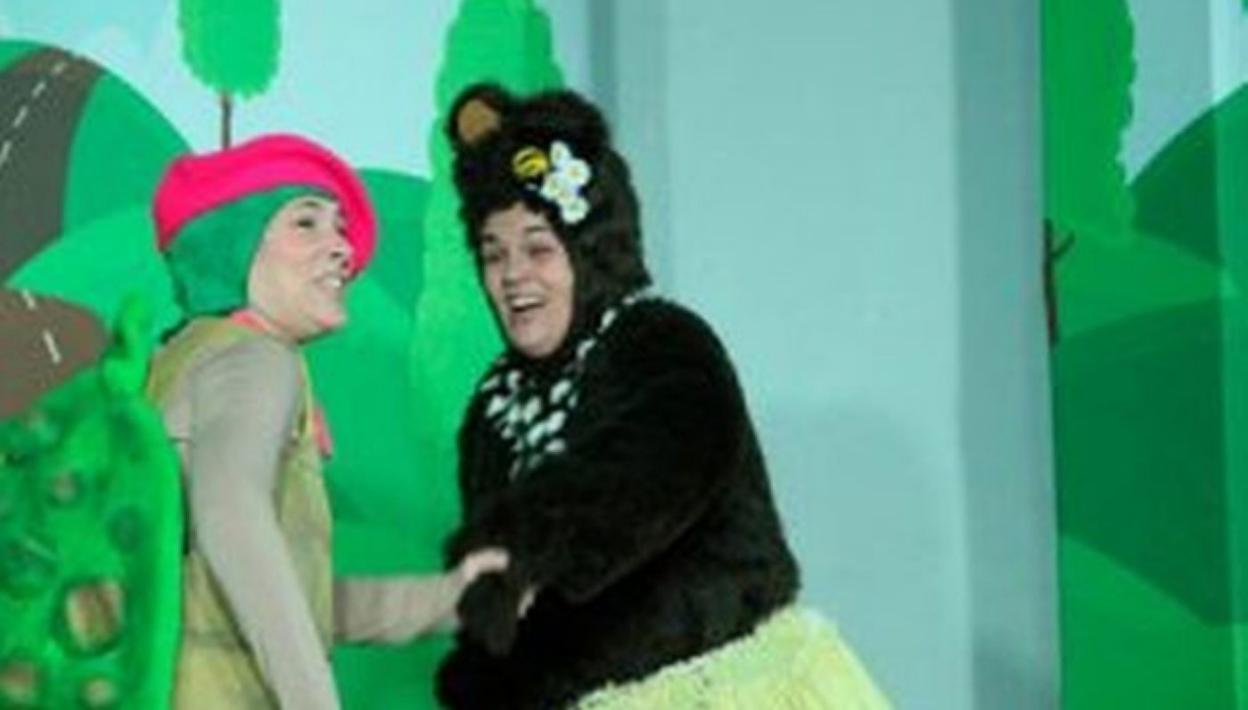 Itxaso Quintana y Andrea Covadonga en escena. 