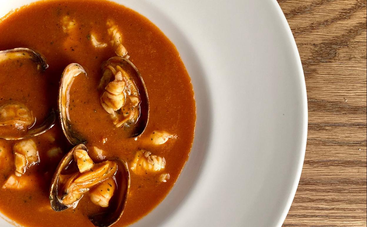 Receta de sopa de pescados y mariscos de Sergio Humada