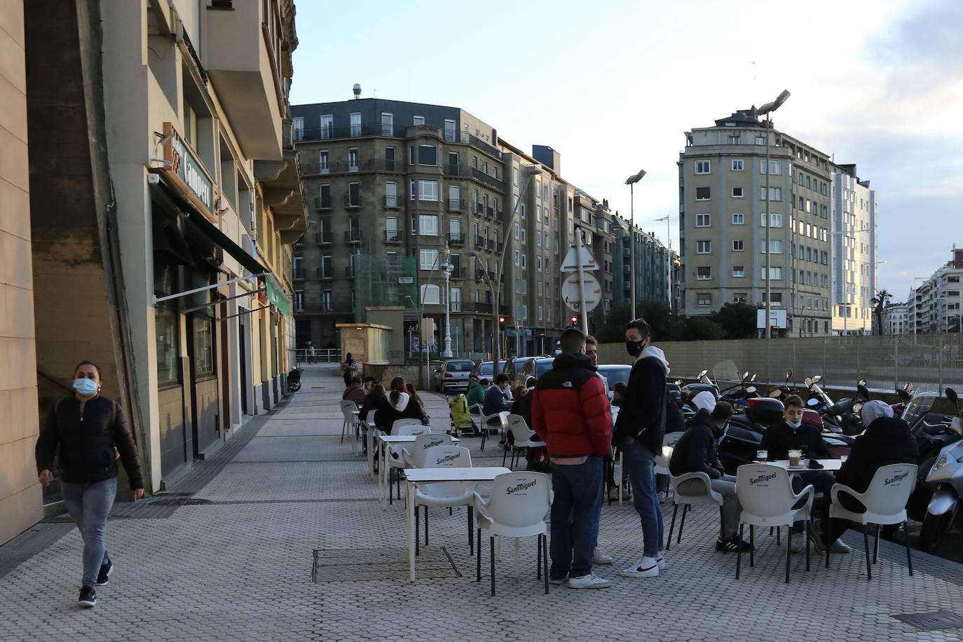 Algunos bares se animaron a abrir el mismo martes como el Campero de Gros. 