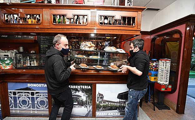 Los bares reabren tras el aval judicial