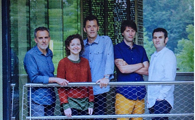 Tomás Valenciano, Marta Álvarez, Jon Muniategiandikoetxea, Javier Ubillos Pastor e Iñigo García Odiaga, los cinco componentes de Vaumm.