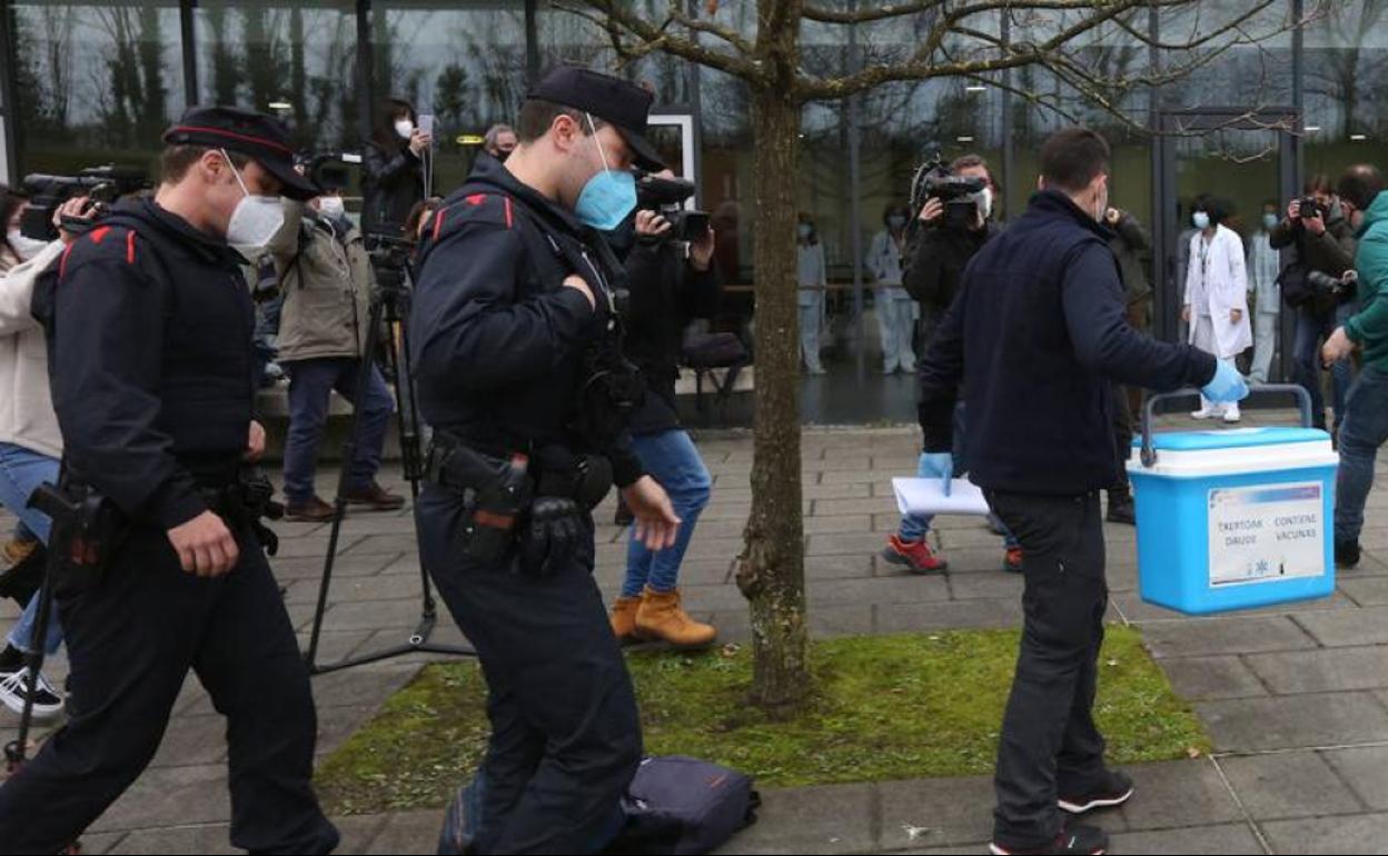 Coronavirus en Euskadi: 5.000 ertzainas inician el lunes su vacunación en Erandio, Arkaute y Oiartzun