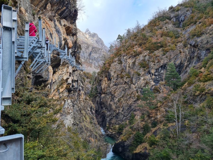 Esta primavera se inaugurará la pasarela de un kilómetro construida en el desfiladero del río Caldarés, cerca de la estación de esquí