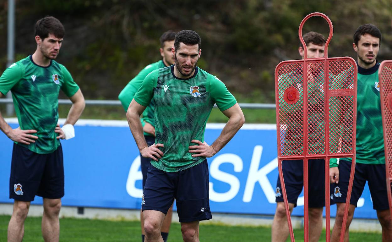 Aritz, Zaldua y Guevara, en un entrenamiento en Zubieta. 