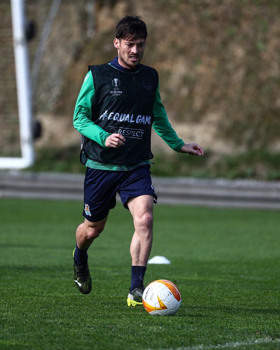 La Real Sociedad ha llevado a cabo la última sesión preparatoria en Zubieta antes de viajar a Turín donde se medirá mañana a las 18.55 horas ante el Manchester United.