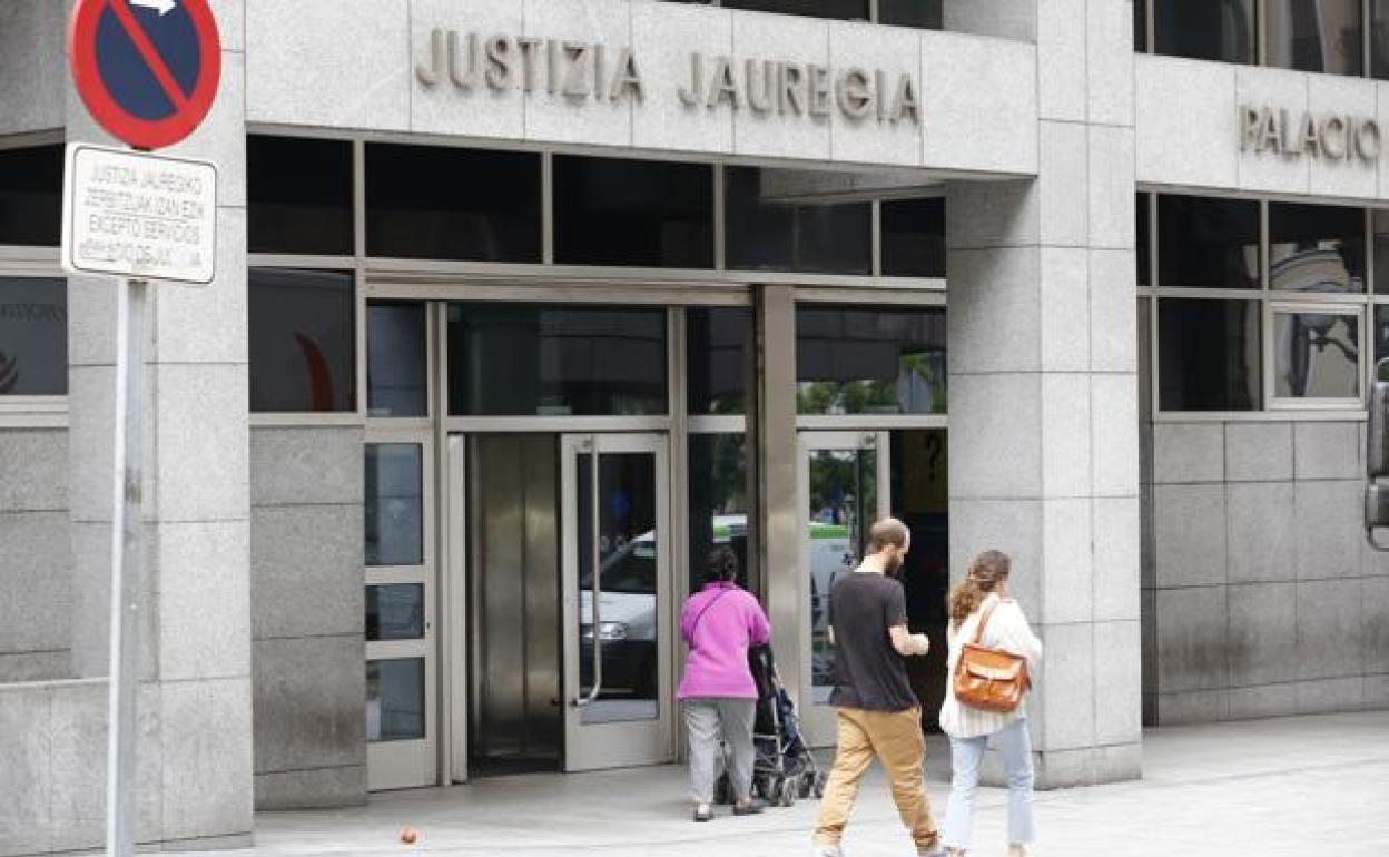 El Supremo sentencia que el Gobierno vasco vulneró derechos fundamentales de sanitarios y ertzainas en la pandemia