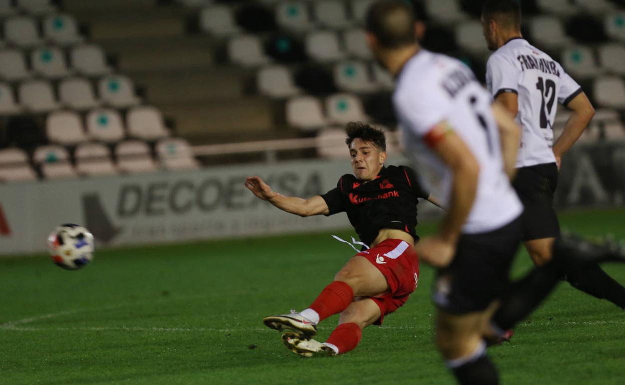 Real Unión-Sanse: Galán adelanta de penalti al Real Unión ante el Sanse