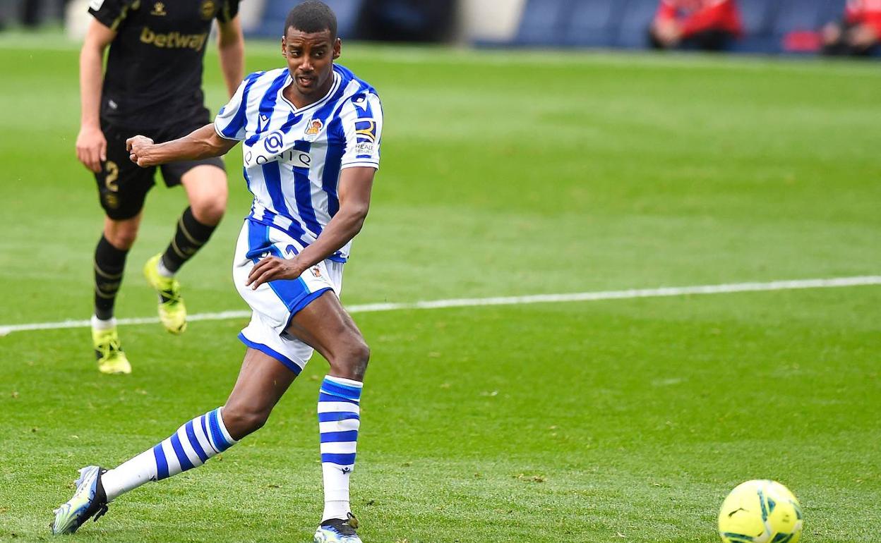 Alexander Isak ya mejora los números de Zlatan Ibrahimovic en Liga