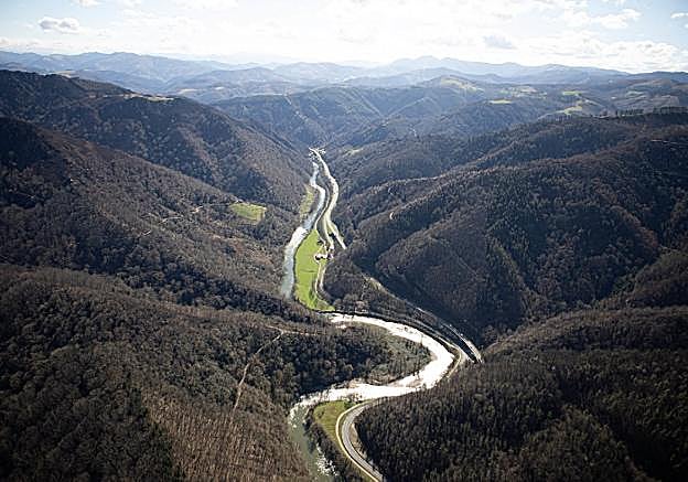 El incendio forestal en Bera y Lesaka ha quemado 770 hectáreas