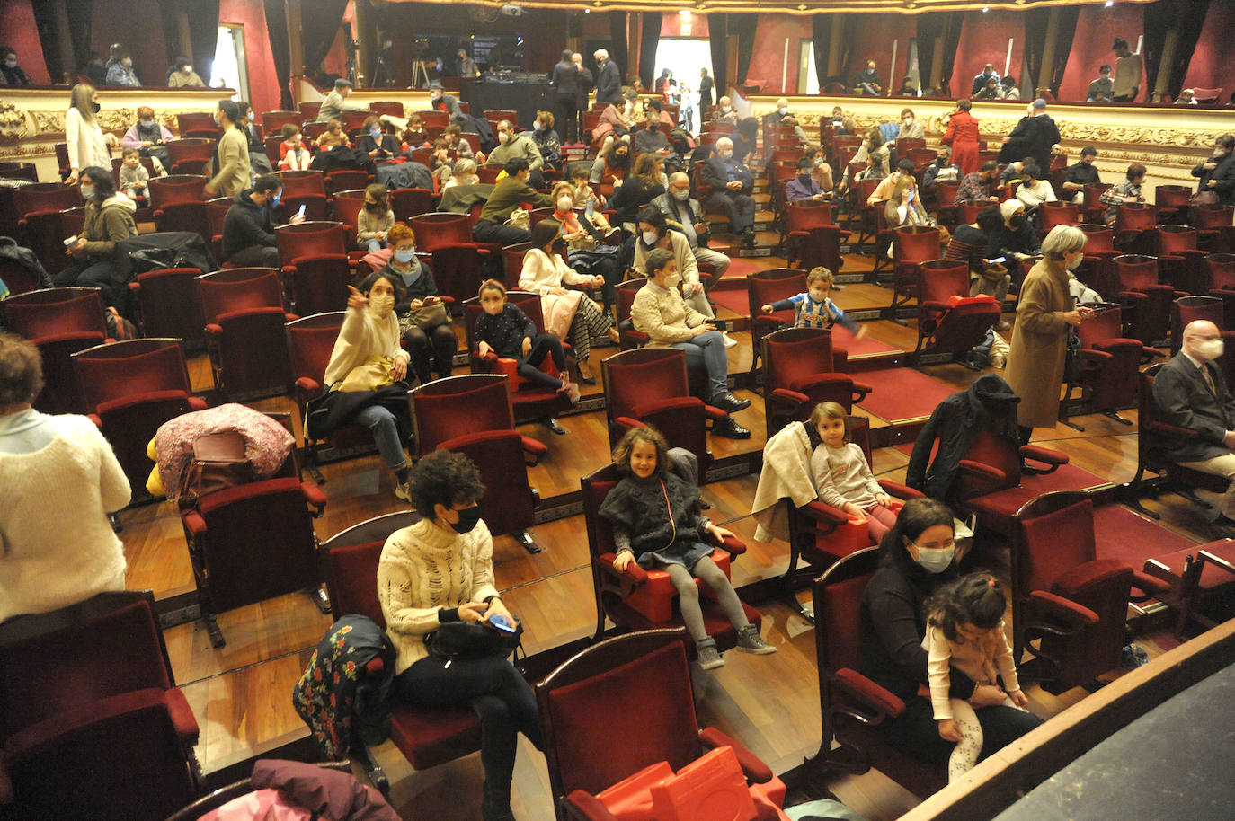 La titiritera y confundadora de Txontxongillo Taldea, Enkarni Genua, ingresa como socia de número en la Real Sociedad Bascongada de Amigos del País