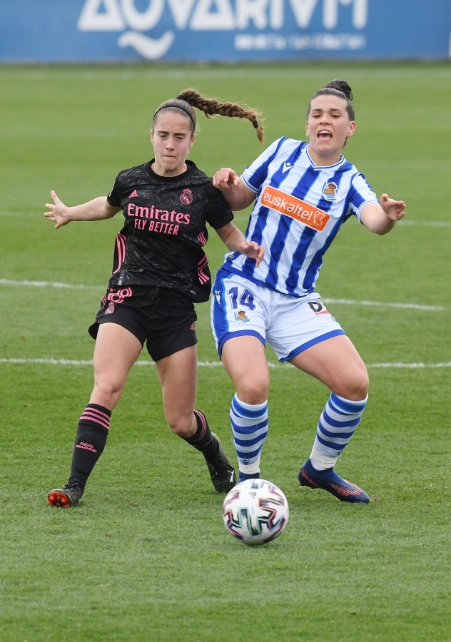 La Real Sociedad venció en casa al Real Madrid por tres goles a uno con remontada incluida para apurar una de las últimas oportunidades de las realistas para luchar por los puestos que dan acceso a competición continental. 