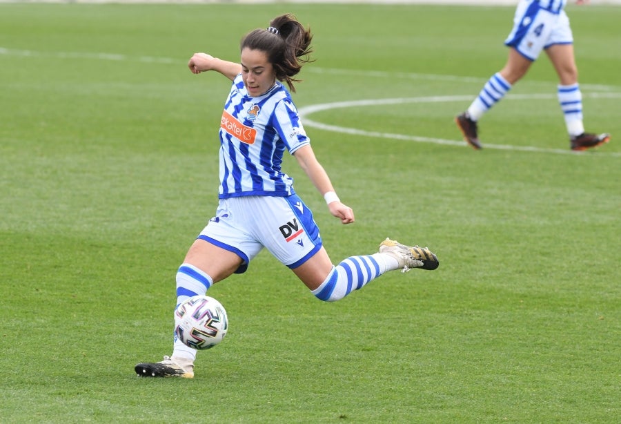 La Real Sociedad venció en casa al Real Madrid por tres goles a uno con remontada incluida para apurar una de las últimas oportunidades de las realistas para luchar por los puestos que dan acceso a competición continental. 