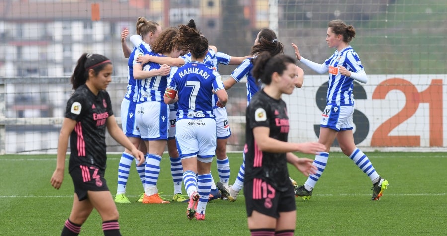 La Real Sociedad venció en casa al Real Madrid por tres goles a uno con remontada incluida para apurar una de las últimas oportunidades de las realistas para luchar por los puestos que dan acceso a competición continental. 