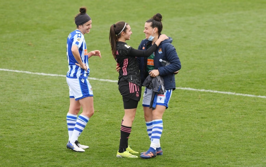 La Real Sociedad venció en casa al Real Madrid por tres goles a uno con remontada incluida para apurar una de las últimas oportunidades de las realistas para luchar por los puestos que dan acceso a competición continental. 