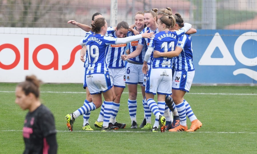 La Real Sociedad venció en casa al Real Madrid por tres goles a uno con remontada incluida para apurar una de las últimas oportunidades de las realistas para luchar por los puestos que dan acceso a competición continental. 