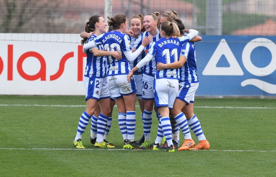 La Real Sociedad venció en casa al Real Madrid por tres goles a uno con remontada incluida para apurar una de las últimas oportunidades de las realistas para luchar por los puestos que dan acceso a competición continental. 