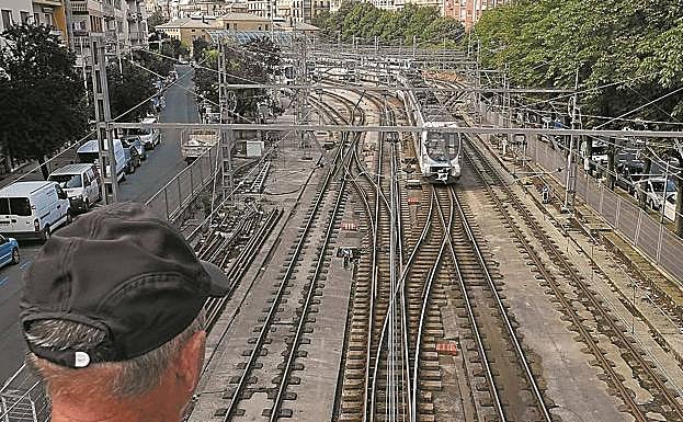 Easo. El soterramiento del Topo permitirá recuperar la playa de vías junto a la estación de Easo 