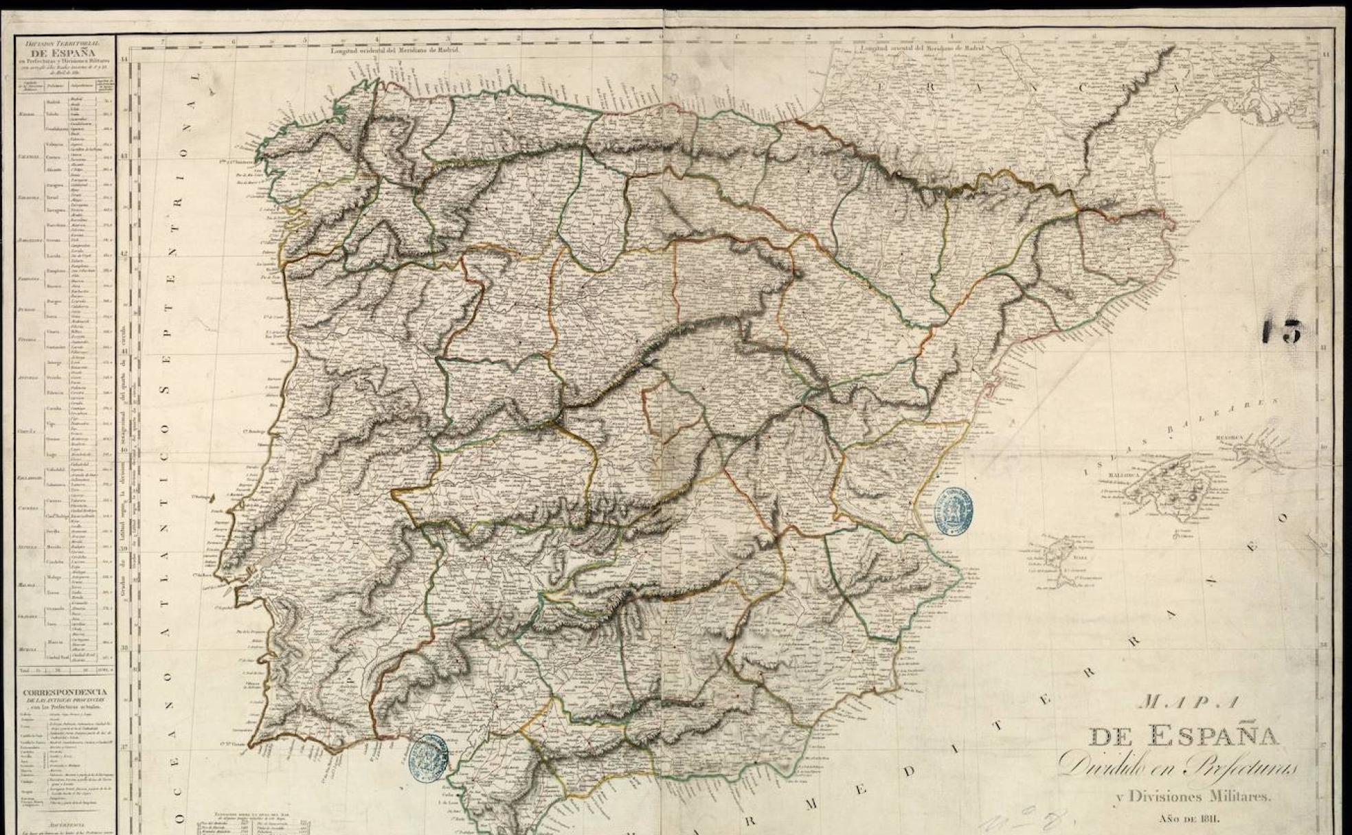 La España napoleónica fue dividida en 38 prefecturas, tal y como se ve en este mapa de 1811. Debajo, la España de 1785, con un reparto territorial heredado del pasado, y la división provincial que se aprobó en 1833, inspirada en el plan de 1821 de Larramendi y Bouzá. 