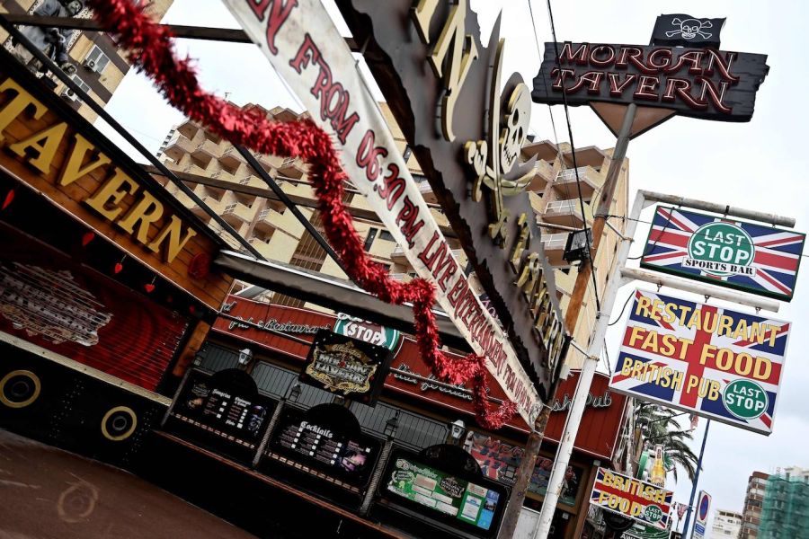 El anuncio de la reactivación de los viajes del Imserso y la apertura del Reino Unido a partir de mayo alienta la esperanza del sector hotelero y la restauración