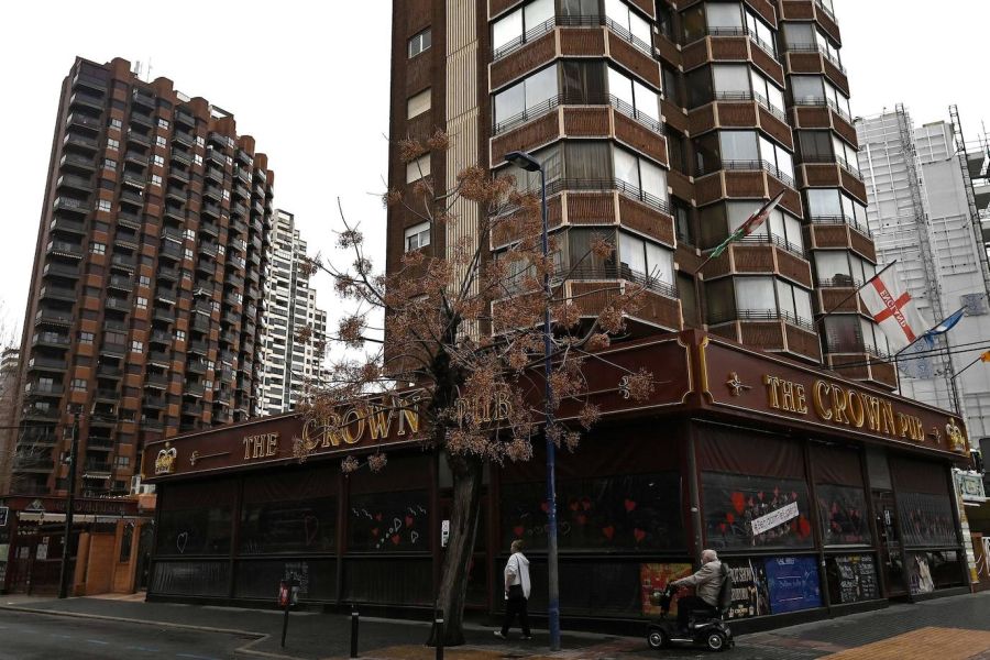 El anuncio de la reactivación de los viajes del Imserso y la apertura del Reino Unido a partir de mayo alienta la esperanza del sector hotelero y la restauración