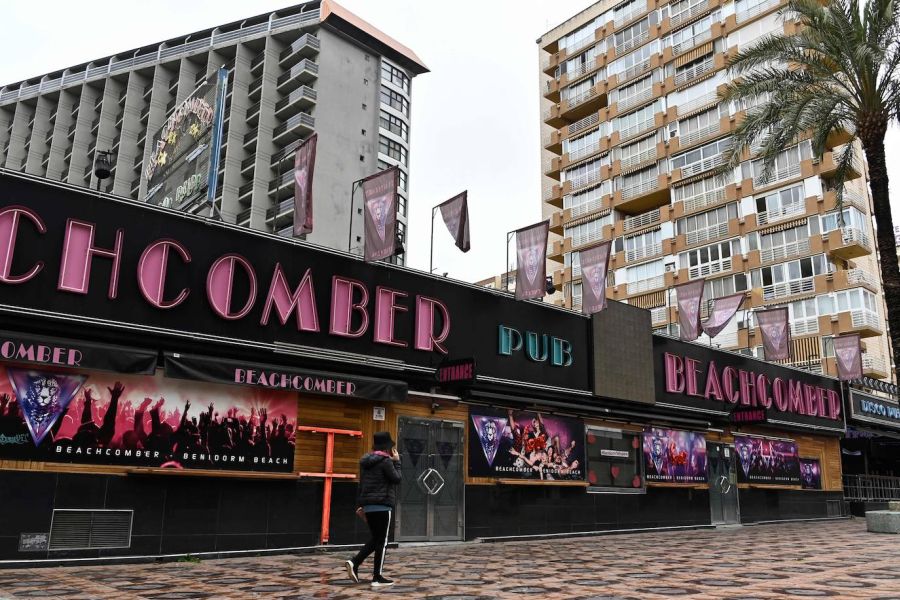 El anuncio de la reactivación de los viajes del Imserso y la apertura del Reino Unido a partir de mayo alienta la esperanza del sector hotelero y la restauración