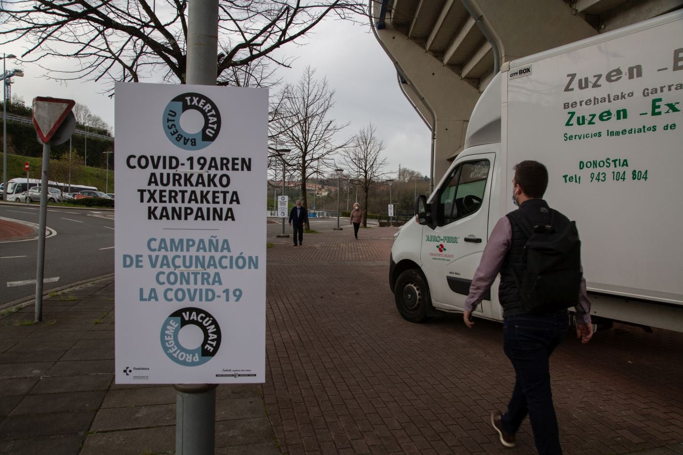 Illunbe ya se está preparando para que a partir de mañana se comienza a vacuna en su interior a docentes y responsables de comedores menores de 55 años