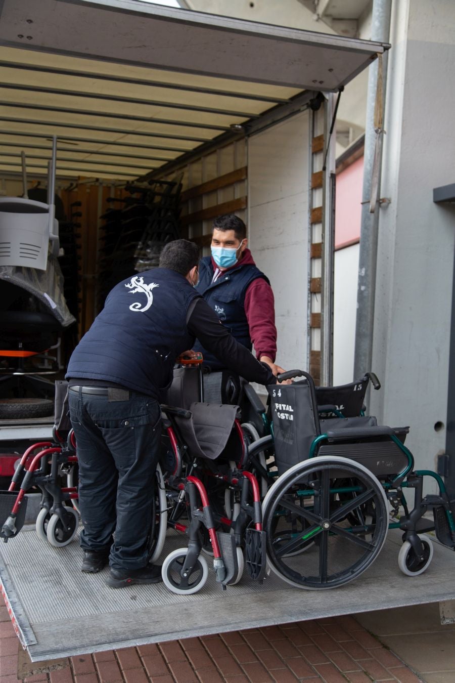 Illunbe ya se está preparando para que a partir de mañana se comienza a vacuna en su interior a docentes y responsables de comedores menores de 55 años