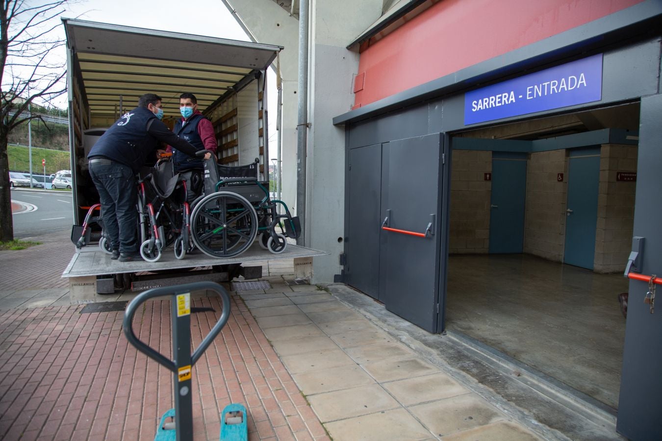 Illunbe ya se está preparando para que a partir de mañana se comienza a vacuna en su interior a docentes y responsables de comedores menores de 55 años