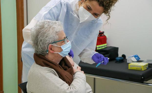 La Diputación comienza a vacunar a personas con discapacidad