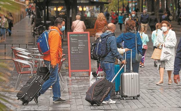 La pandemia dispara las reclamaciones por viajes y servicios asistenciales y sanitarios en Euskadi 