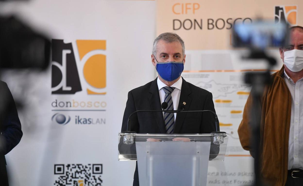 El lehendakari durante su visita a Don Bosco