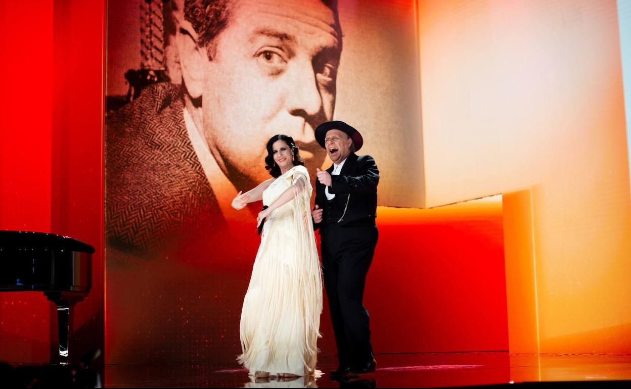 Diana Navarro y Carlos Latre.