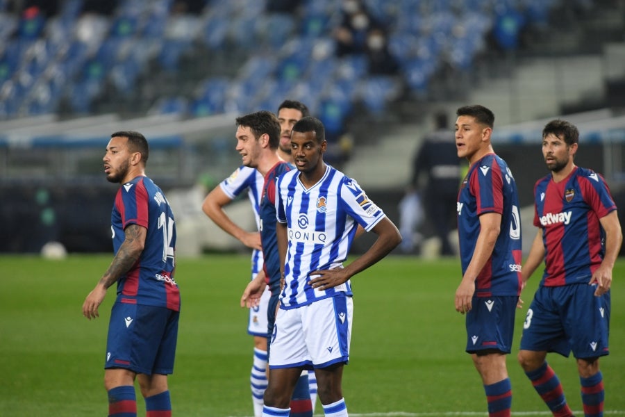 Fotos: Real Sociedad-Levante, en imágenes