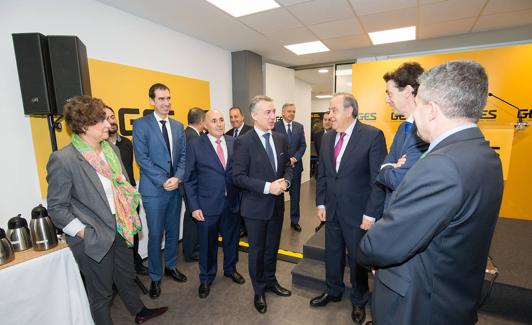 Ricardo Leal, detrás del lehendakari, cuando Urkullu inauguró en 2018 la nueva sede de GES en Zamudio. 