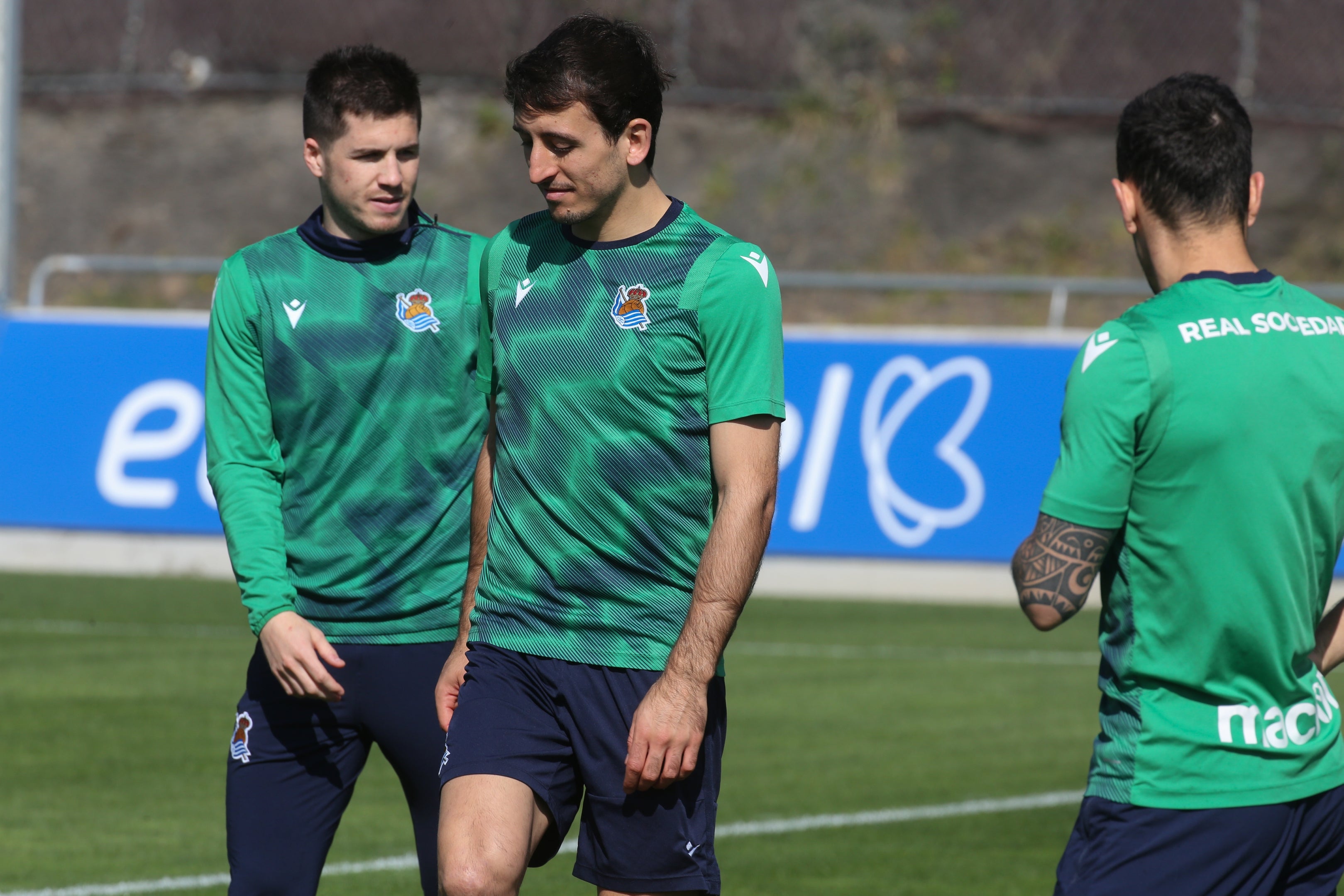 El lateral zurdo es duda para el partido del domingo, aunque todavía no está descartado. 
