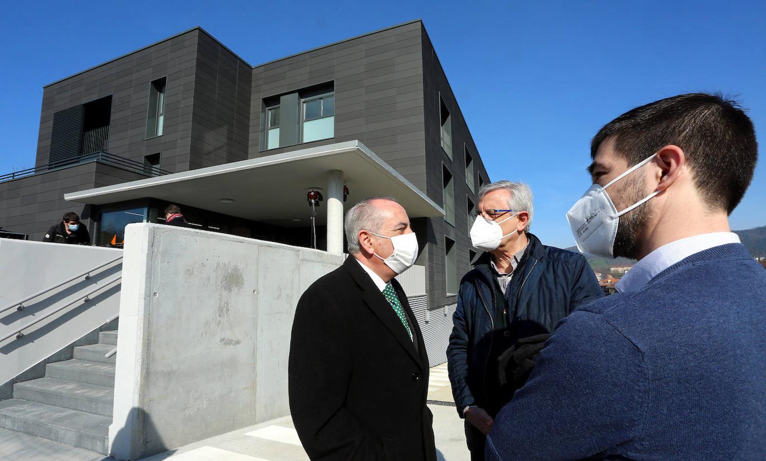 El Gobierno Vasco inicia la adjudicación de las viviendas y pone en valor esta fórmula como «herramienta para la emancipación de jóvenes» en Euskadi. 