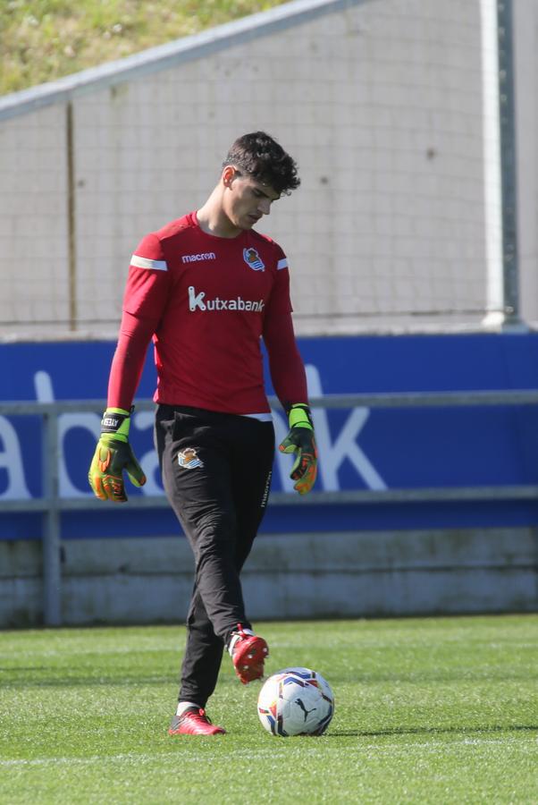 El lateral zurdo es duda para el partido del domingo, aunque todavía no está descartado. 