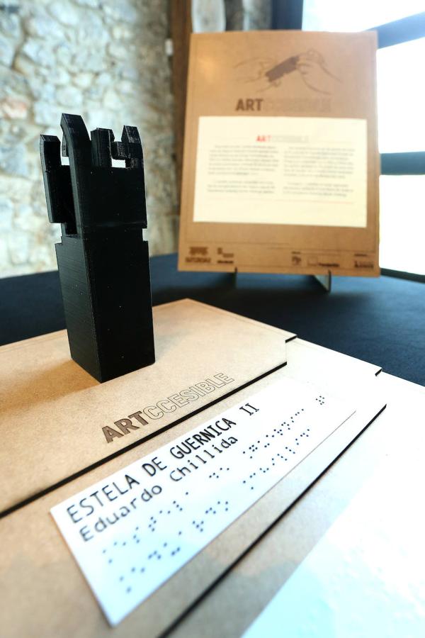 Una original iniciativa basada «en la empatía y la innovación» aúna a los estudiantes de formación profesional de Ortzadar, la ONCE, Chillida Leku y la Fundación Orange. 